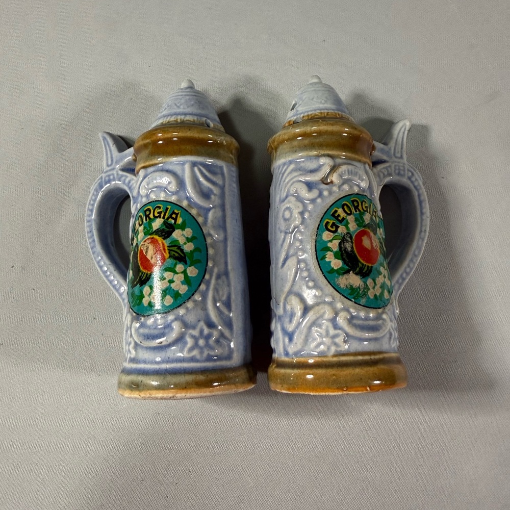 Vintage Georgia Beer Stein Salt Pepper Shakers Ceramic Souvenir‎ Set Blue